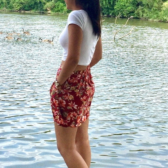 (3 FOR $15) Garage Floral Skirt - Picture 3 of 4